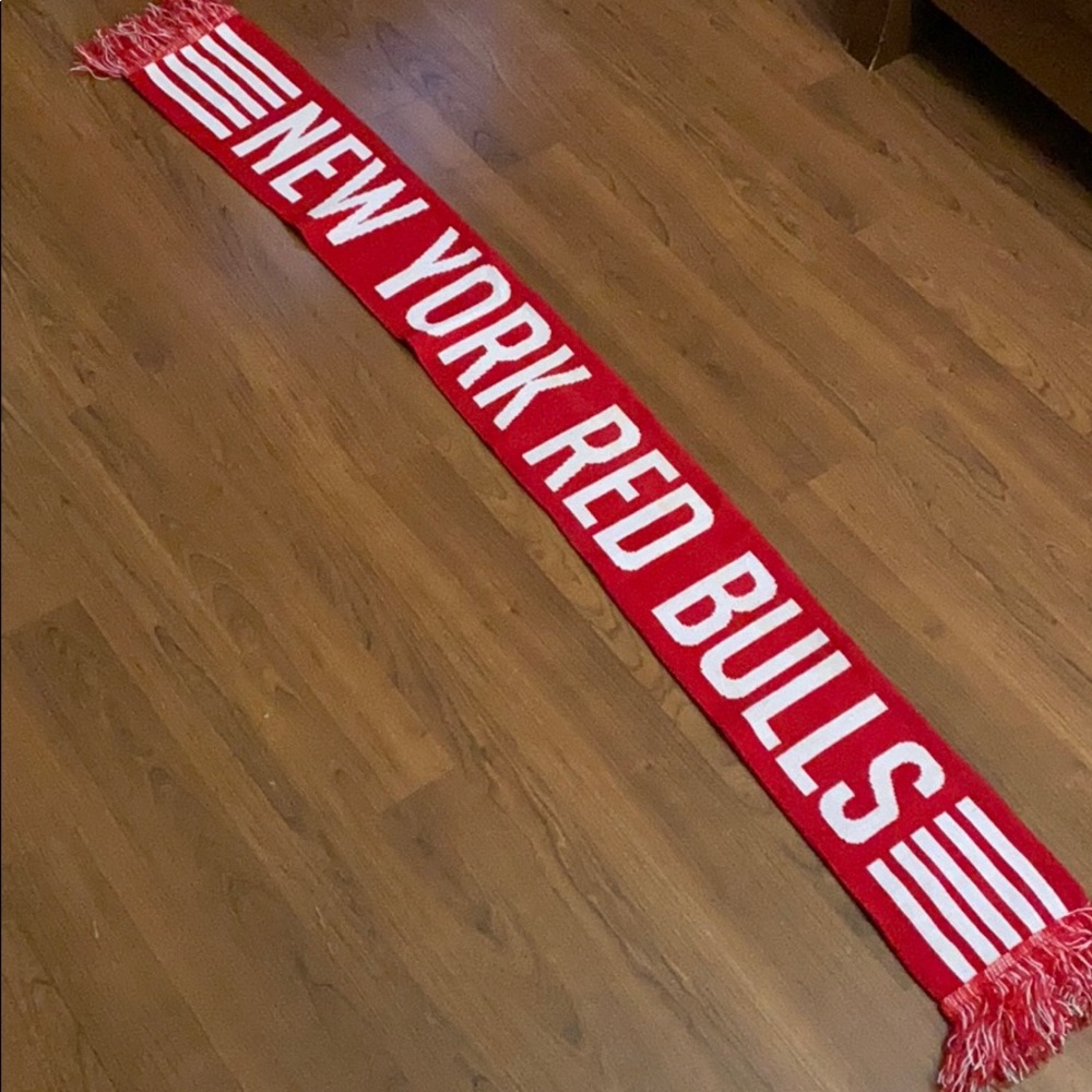 New York Red Bull’s scarf